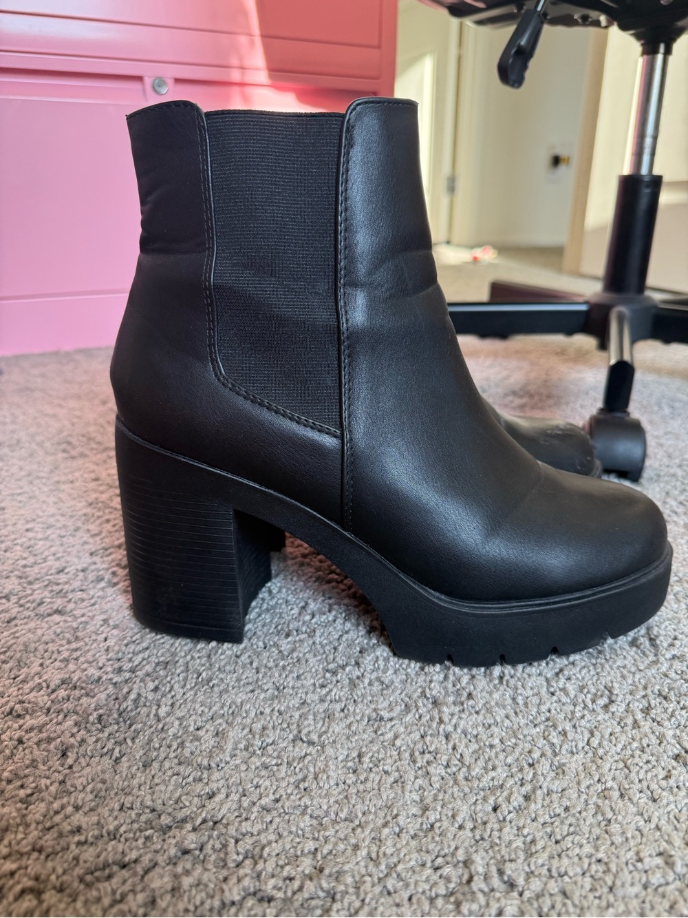 Women’s Black Platform Chelsea Boots